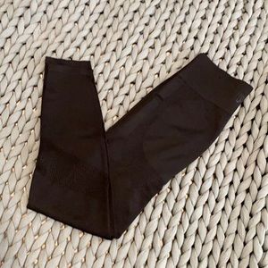 PINK Leggings/Yoga Pants Size: Medium